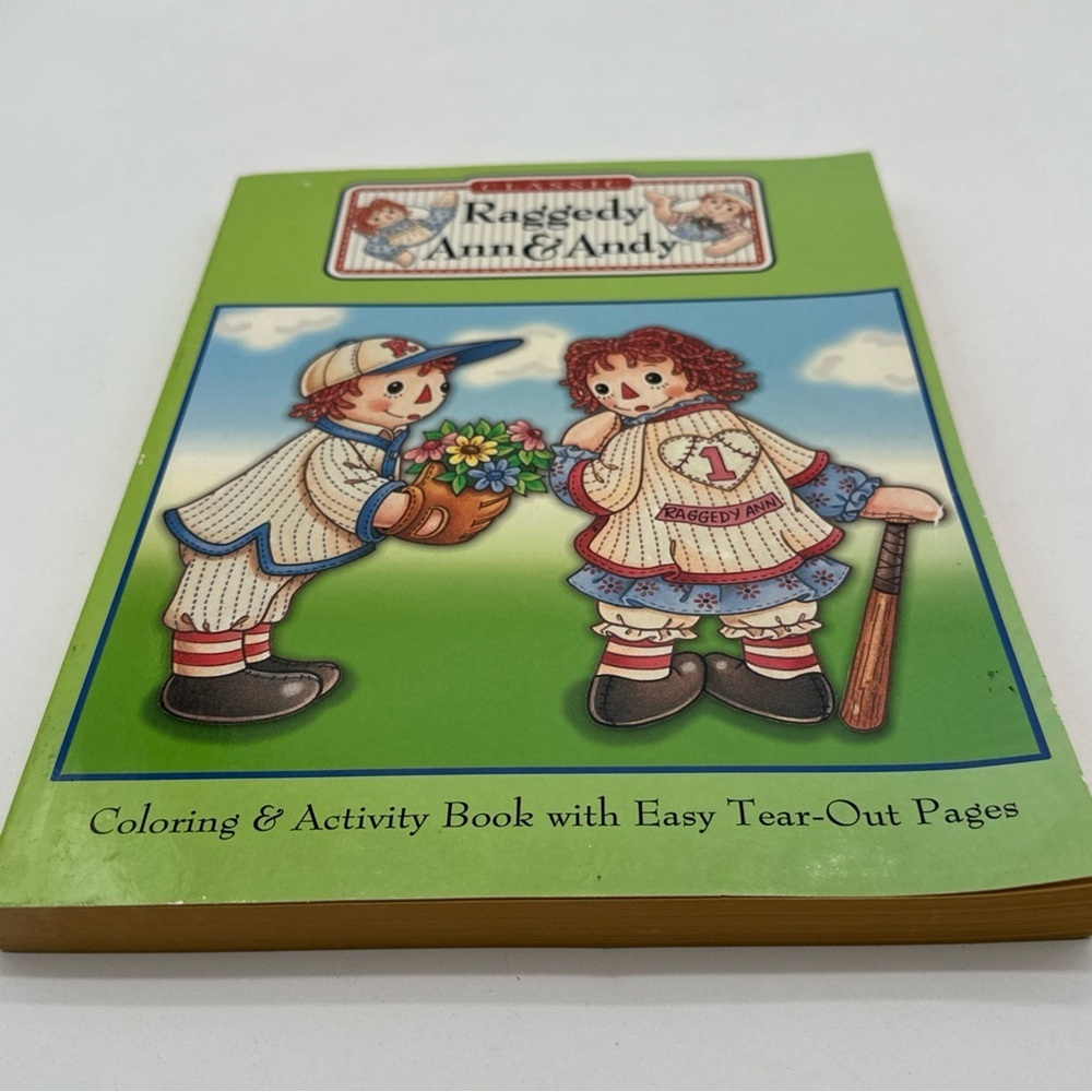 Raggedy Ann & Andy Coloring & Activity Book-SIMON‎ & SCHUSTER 2003 New